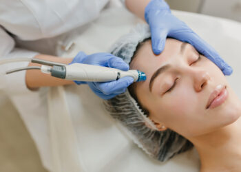 Dermapen nedir? Cilde ne yapar, kaç seans uygulanır? İşte bilinmeyen riskleri