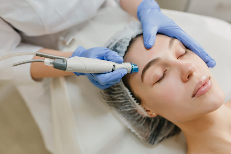 Dermapen nedir? Cilde ne yapar, kaç seans uygulanır? İşte bilinmeyen riskleri
