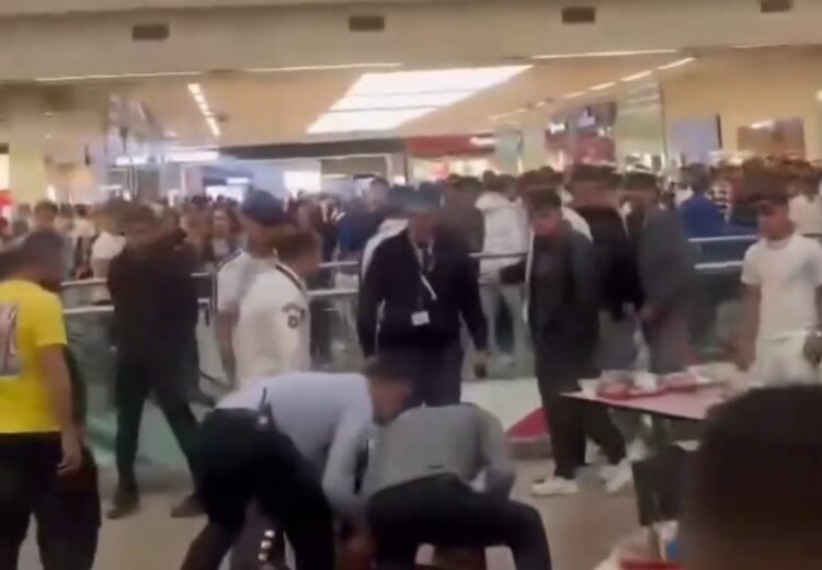 Ankara'da alışveriş merkezinde bıçaklı kavga: 2 yaralı