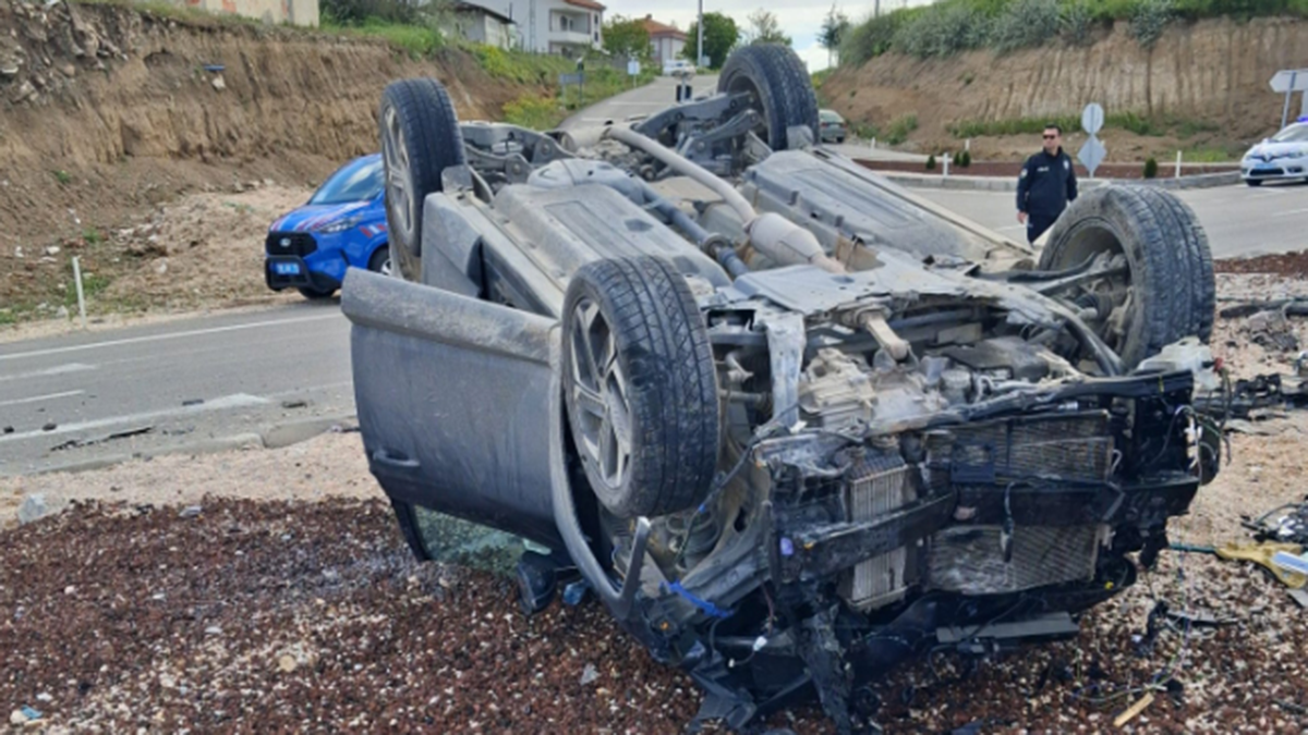 Aksaray’da otomobiller çarpıştı: 1 ölü, 2 ağır yaralı