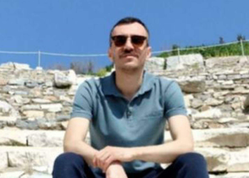 Anne, baba ve kardeşini öldüren sanık, ilk duruşmada savunma yapmadı
