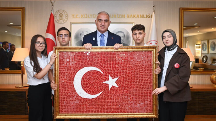 Bakan Ersoy, genç sanatçıları kabul etti