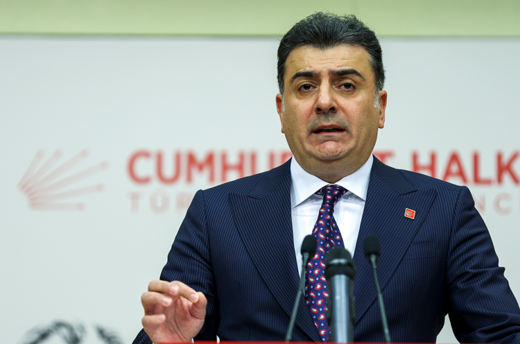 Burcu Köksal'a güle güle, nereye giderse gitsin