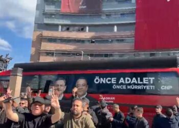 CHP Genel Merkezi'nde tahliye gerginliği; Emniyete talimat verildi