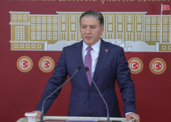 CHP'nin seçilmiş yönetimini yenmeleri gerekiyor