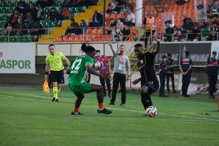 Kayserispor Başkanı Açıkalın’a taraftar grubundan istifa çağrısı