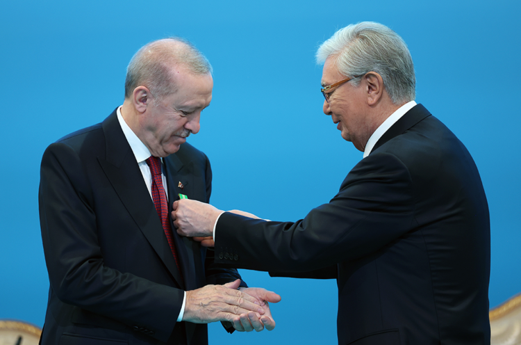 Cumhurbaşkanı Erdoğan'a Kazakistan'da 'Ahmet Yesevi Özel Devlet Nişanı'