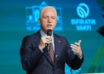 Davut Gül'den İstanbul'un fethinin 573'üncü yıl dönümüne ilişkin kutlama mesajı