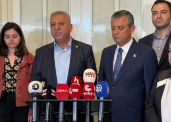 Özgür Özel, EMEP Genel Başkanı Seyit Aslan ile bir araya geldi