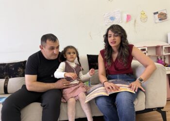 Görme engelli öğretmen ve milli sporcular Zeynep Çıkla Önel ile Halil İbrahim Önel, kızları Masal Arya’yı büyütürken yaşadıkları mücadeleyi anlattı. Fotoğraf: Ankara,(DHA)