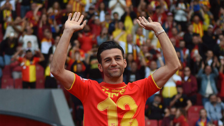 Göztepe'de kaptan belirsiz