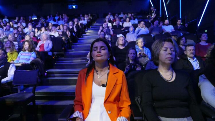 Ece Vahapoğlu UyanışFest'e damga vurdu