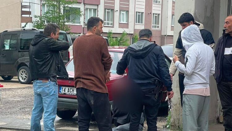 Kendisini uyaran polise saldıran yabancı uyruklu şüpheli gözaltına alındı