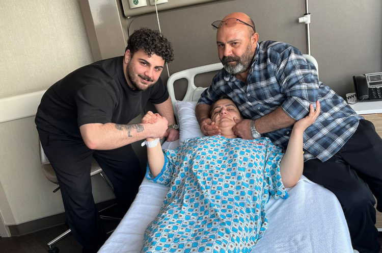Kanser hastasının ameliyatla bacağı kesilmekten kurtuldu
