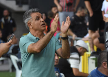 Karşıyaka'da Basatemür'den veda