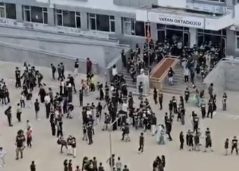 Şanlıurfa’da deprem paniği: Öğrencilerin kaçış anları kamerada