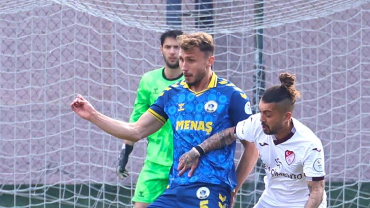 Menemen FK'da Onur'un yeni durağı Bingölspor