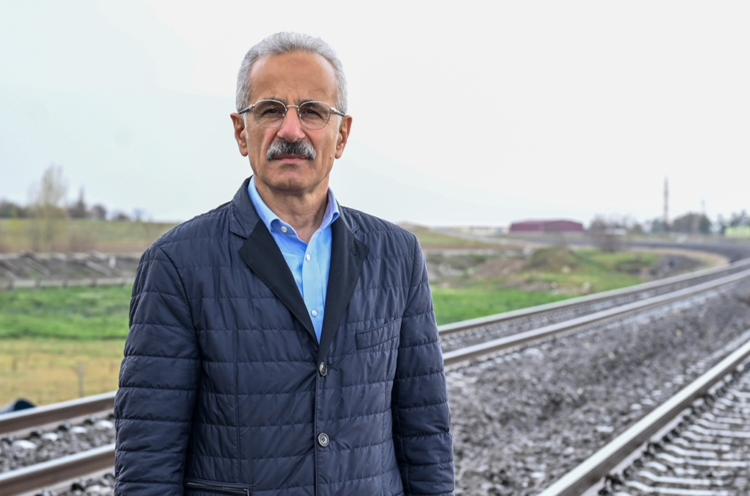 Mersin limanları, ticaret yollarına yüksek hızda bağlanacak