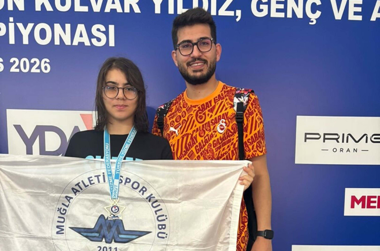 Muğlalı yüzücü Devrim Defne Bilge Türkiye Şampiyonu oldu