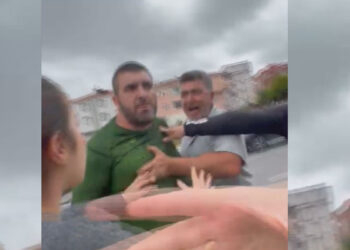 Sancaktepe'de trafikte tartıştığı kadın sürücüye saldıran şüpheli kamerada
