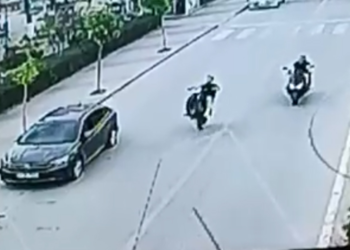 Trafikte tek teker üzerinde motosiklet kullanan sürücüye 56 bin lira ceza