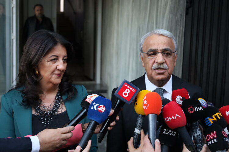 DEM Parti İmralı heyeti, Abdullah Öcalan ile görüşmek üzere yola çıktı