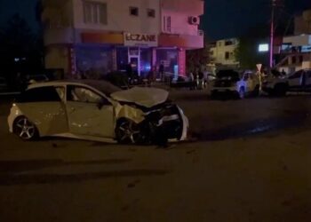 Adana'da zincirleme kaza: 1 ölü, 4 yaralı