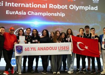 Akran eğitimiyle kurulan lise robotik takımı, Dünya Şampiyonası'nda