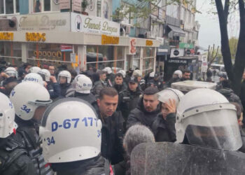 Beşiktaş'ta izinsiz gösteriye polis müdahale etti-1