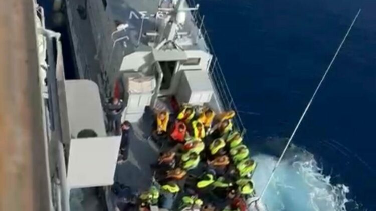 İsrail, Sumud Filosu'ndan alıkonulan 2 aktivisti serbest bırakmadı