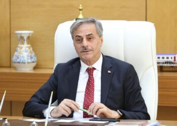 Sakarya Büyükşehir Belediye Başkanı Alemdar'dan tramvay hattı açıklaması