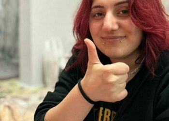 Burun estetiği ameliyatı sonrası ölen Hatice, gelinlikle son yolculuğa uğurlandı