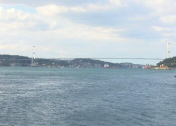 İstanbul Boğazı 'yat yarışı' nedeniyle transit gemi geçişlerine kapatıldı