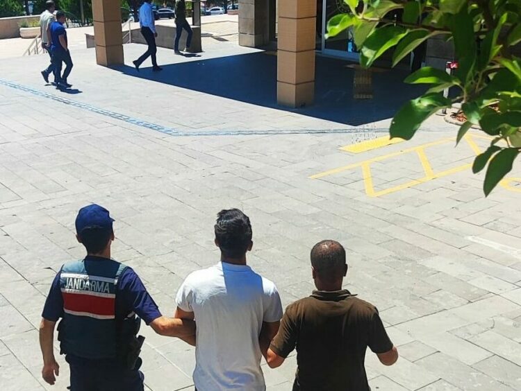 Şakalaşırken 92 hektar orman yakana 5 yıl 6 ay hapis
