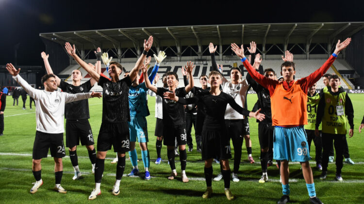 Manisa FK'dan bol gollü kapanış