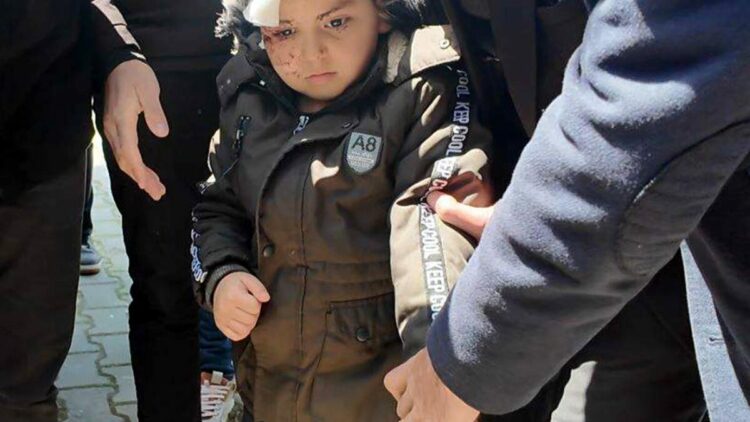 4 yaşındaki Sancar, yaralı kurtulduğu kazada ölen annesine veda etti