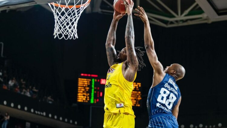 Mersin Spor- Anadolu Efes: 86-88