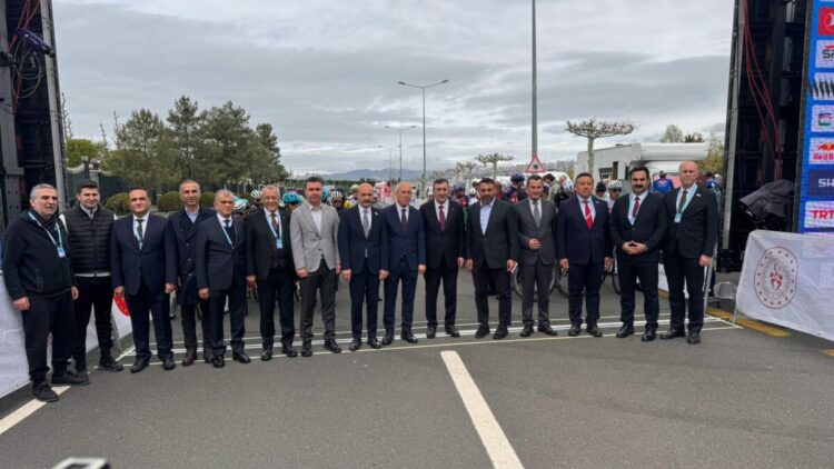 61’inci Cumhurbaşkanlığı Türkiye Bisiklet Turu’nun Ankara etabında start verildi