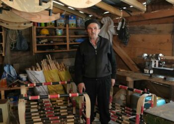 Dededen gelen geleneksel beşik üretimini 50 yıldır sürdürüyor