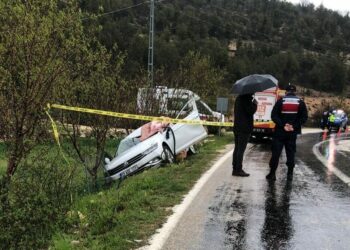 Mersin'de TIR ile çarpışan otomobilin sürücüsü öldü