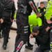 Polise direnen ehliyetsiz motosiklet sürücüsüne biber gazıyla müdahale