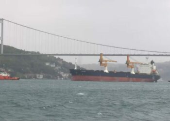 İstanbul Boğazı'nda gemi arızası; trafik çift yönlü askıya alındı -2 / Görüntü ve fotoğraf eklendi