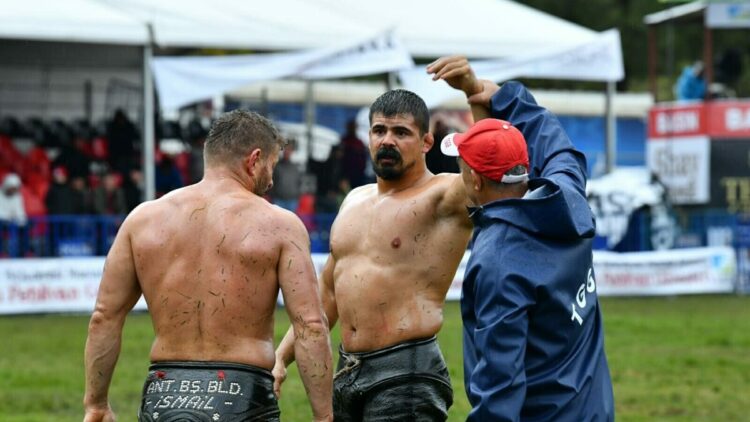 Fethiye'deki yağlı güreşlerde Başpehlivan Cengizhan Şimşek oldu