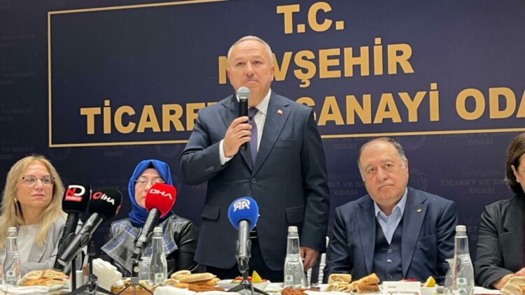 Emniyet Genel Müdürü Fidan'a, valilik yaptığı Nevşehir’de veda yemeği