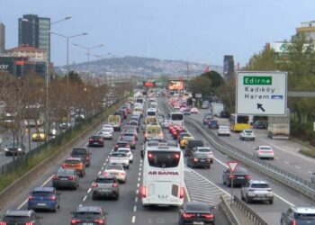 İstanbul'da haftanın ilk iş günü trafik yoğunluğu