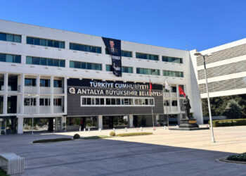 Antalya Büyükşehir Belediyesi'ne yönelik soruşturmada 14 tutuklama