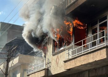 Evinde çıkan yangında hayatını kaybetti