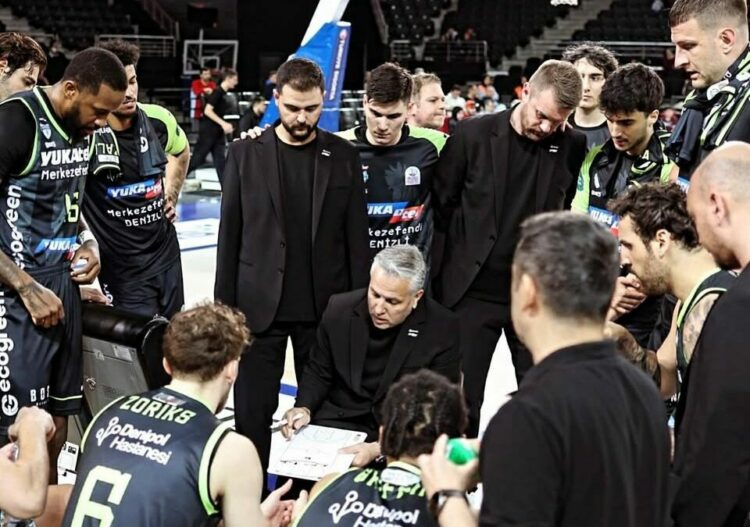 Merkezefendi'den basketbolda tarihi başarı