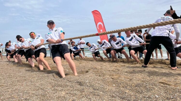 Mersin'de Uluslararası 2'nci Turan Cup Halat Çekme Turnuvası düzenlendi