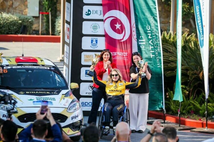 Türkiye'nin ilk engelli kadın ralli pilotundan Bodrum Rallisi’nde çifte derece